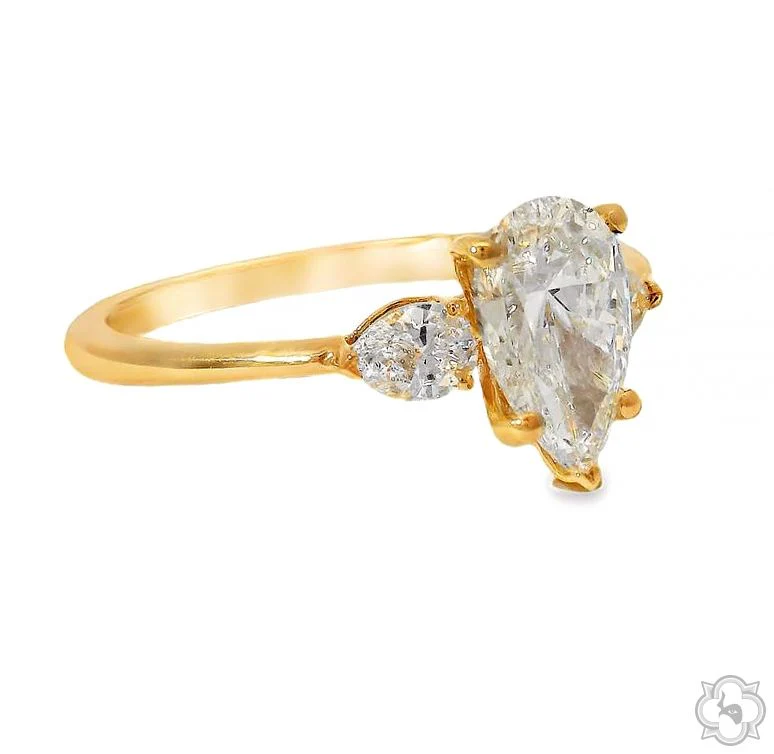 Elegant Pear Shape Diamond Ring 70287