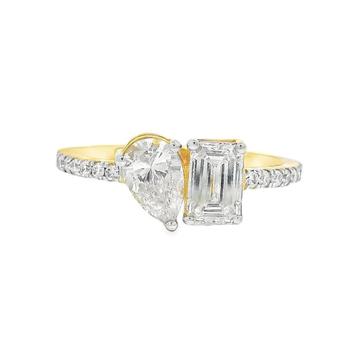 The Toi et Moi Emerald and Pear Engagement Ring 70501