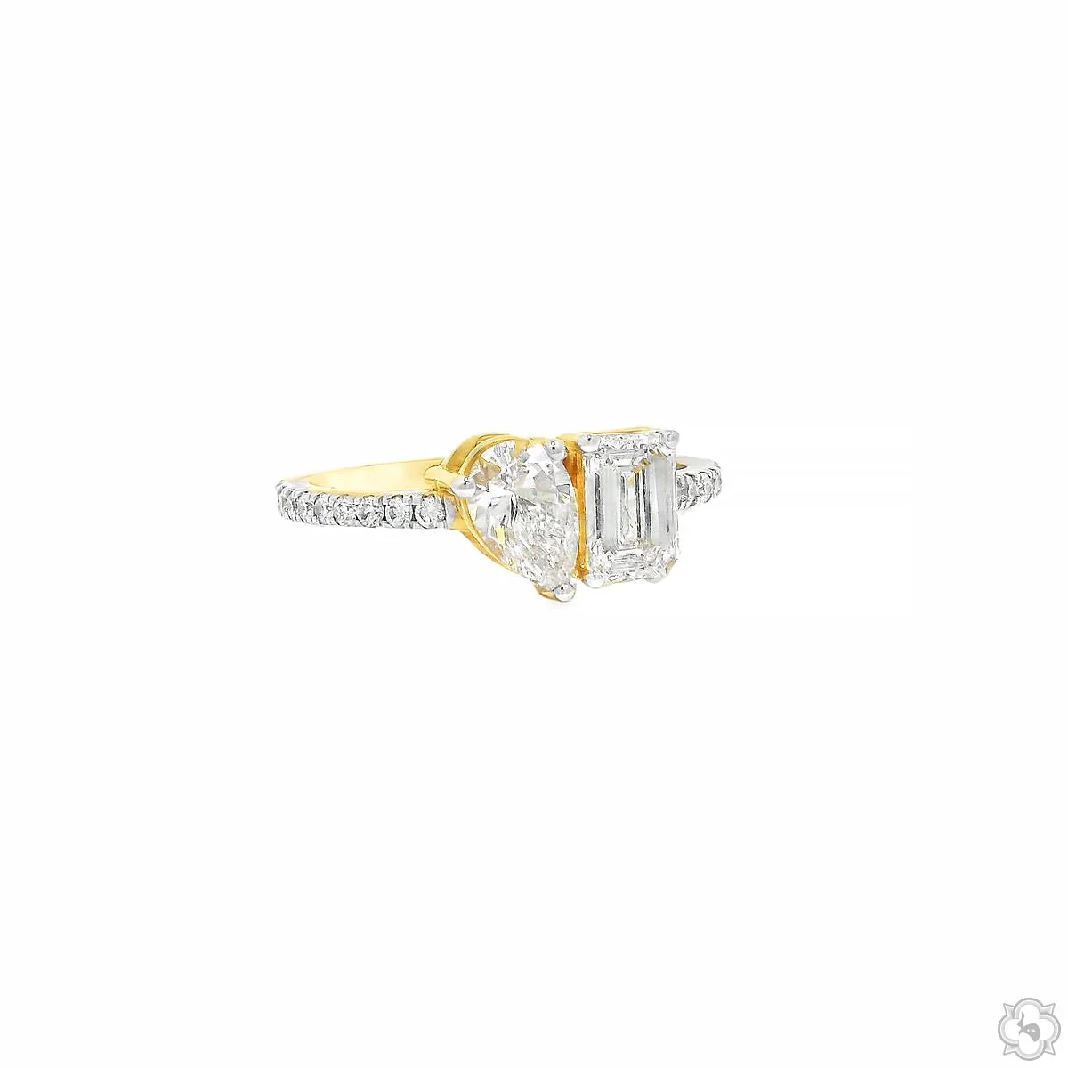 The Toi et Moi Emerald and Pear Engagement Ring 70501