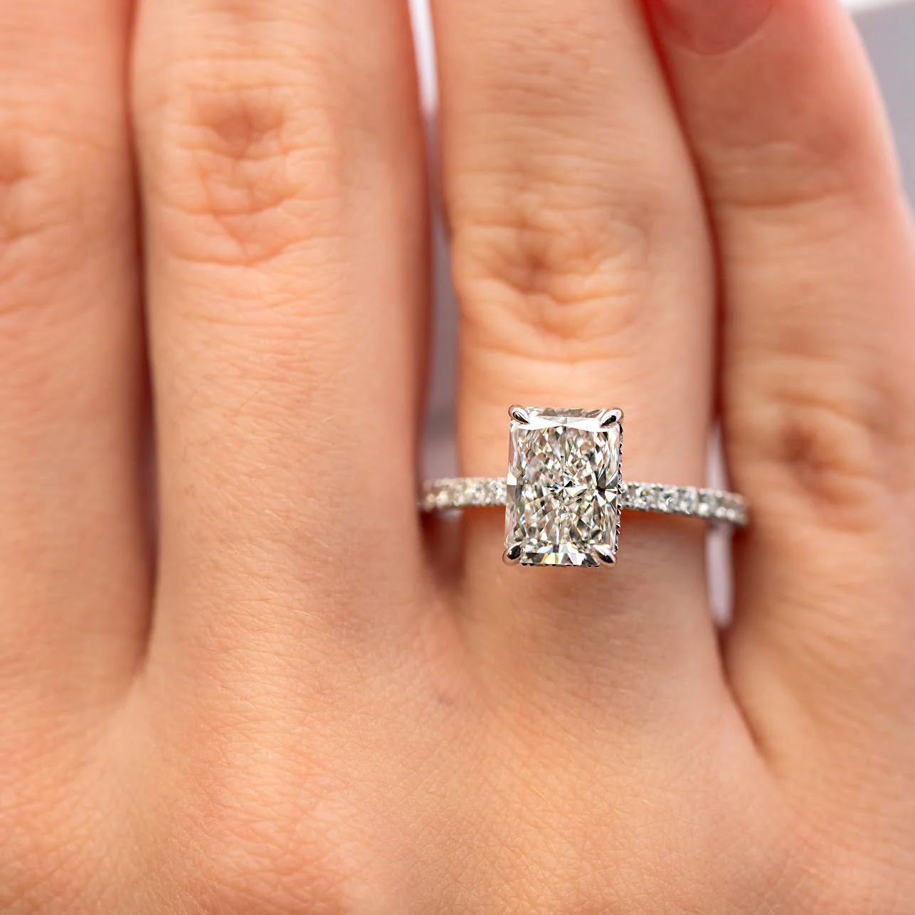 3487-radiant-diamond-engagement-ring-70950-5.webp Radiant Diamond Engagement Ring 70950