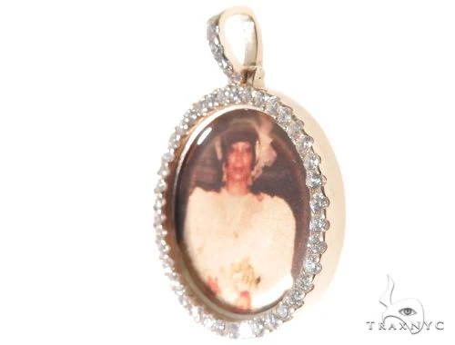 5365-14k-gold-custom-photo-pendant-1-inch-64428-3.webp 14K Gold Custom Photo Pendant 1 Inch 64428