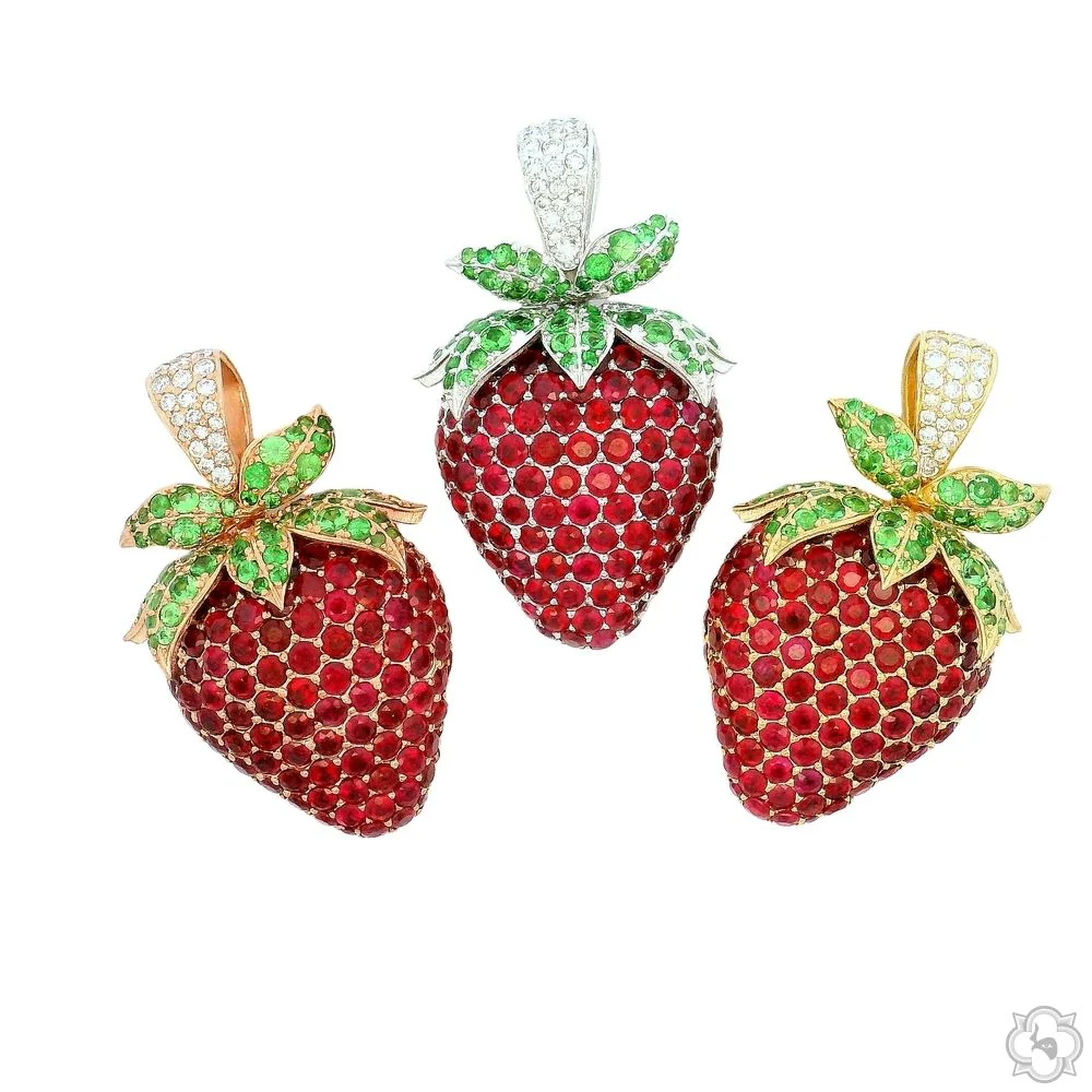 Strawberry Pendant 70296