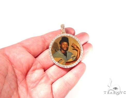 5850-14k-gold-custom-photo-pendant-1.75-inch-64180-5.webp 14K Gold Custom Photo Pendant 1.75 Inch 64180
