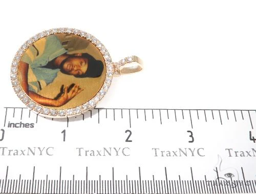 5850-14k-gold-custom-photo-pendant-1.75-inch-64180-6.webp 14K Gold Custom Photo Pendant 1.75 Inch 64180