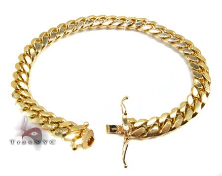 7318-miami-cuban-link-bracelet-8.5-inches-7-mm-32502-4.webp Miami Cuban Link Bracelet 8.5 Inches 7 mm 32502