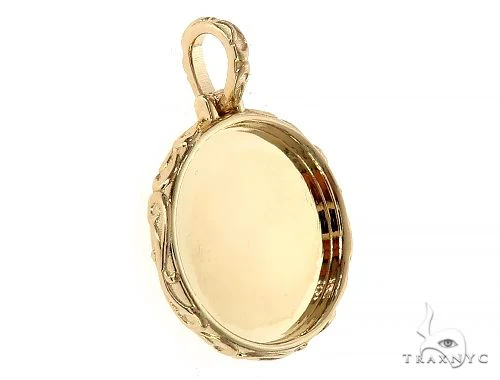 14K Yellow Gold Round Special Edition Photo Pendant Engraved Frame 65311