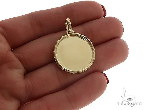 7553-14k-yellow-gold-round-special-edition-photo-pendant-engraved-frame-65311-5.webp 14K Yellow Gold Round Special Edition Photo Pendant Engraved Frame 65311