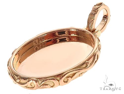 7576-18k-gold-oval-special-edition-photo-pendant-engraved-frame-65310-4.jpg 18K Gold Oval Special Edition Photo Pendant Engraved Frame 65310