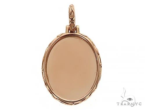 18K Gold Oval Special Edition Photo Pendant Engraved Frame 65310