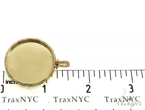 7850-14k-yellow-gold-special-edition-round-photo-pendant-edged-frame-66163-7.webp 14K Yellow Gold Special Edition Round Photo Pendant Edged Frame 66163