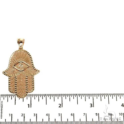 9294-14k-gold-hamsa-pendant-68847-5.webp 14K Gold Hamsa Pendant 68847